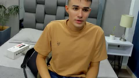 Eros Mancini online show from 11/23/25, 03:28