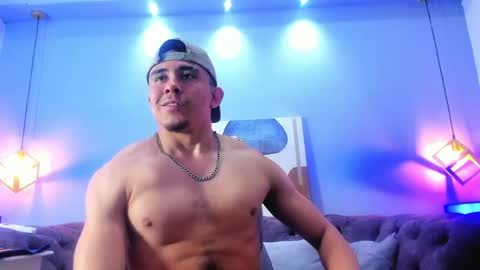 Snapshot of eross_santy chatting on 06/04/26, 01:28 Eross online show from 06/04/26, 01:28