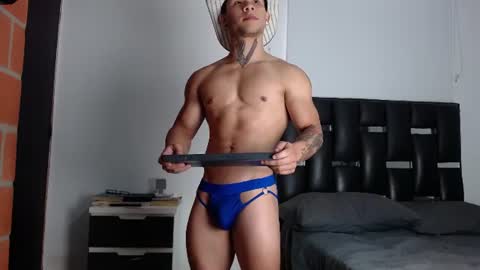 Snapshot of erosscott chatting on 06/08/26, 05:24 Eros online show from 06/08/26, 05:24