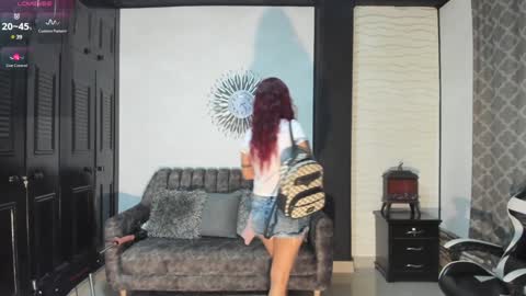 Snapshot of eroticazir chatting on 01/17/25, 02:39 Valentine online show from 01/17/25, 02:39