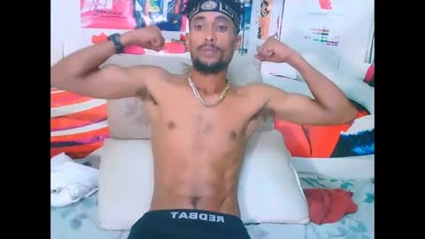 Snapshot of eroticpoison69 chatting on 02/13/26, 05:53 Liam online show from 02/13/26, 05:53