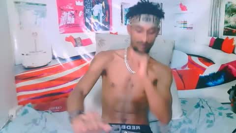 Snapshot of eroticpoison69 chatting on 02/14/26, 06:48 Liam online show from 02/14/26, 06:48