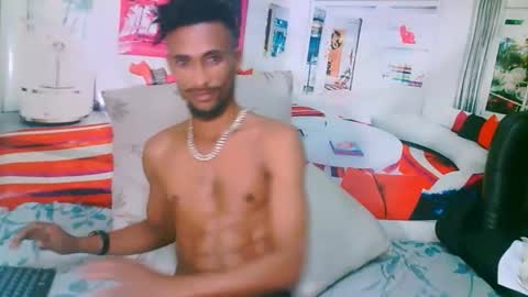 Snapshot of eroticpoison69 chatting on 02/21/26, 06:31 Liam online show from 02/21/26, 06:31