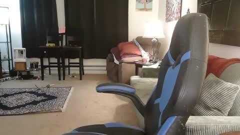 Snapshot of eroticsiren2 chatting on 12/19/24, 01:39 EroticSiren2 online show from 12/19/24, 01:39