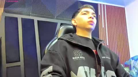 Eryon online show from 10/03/25, 11:18