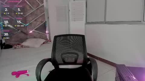 Snapshot of eryx_eriscor chatting on 10/03/25, 01:52 Eryx online show from 10/03/25, 01:52