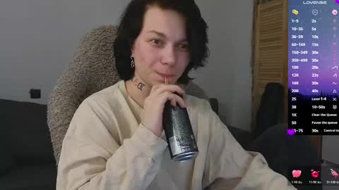 esajukyy online show from 04/22/26, 01:23