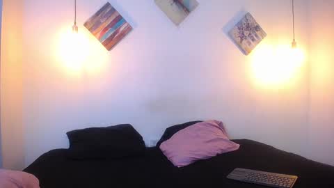 Scarlett online show from 12/16/25, 03:22