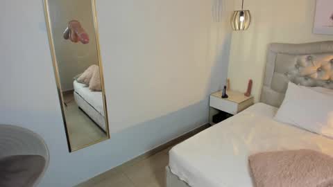 Escarlet online show from 09/18/25, 03:36