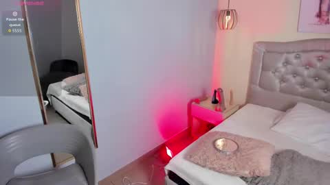 Escarlet online show from 12/02/25, 02:12