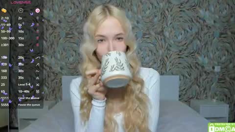 Snapshot of eshcka chatting on 05/24/26, 05:12 Megan and Brad online show from 05/24/26, 05:12
