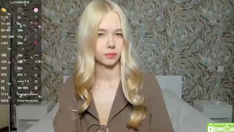 Snapshot of eshcka chatting on 06/11/26, 05:16 Megan and Brad online show from 06/11/26, 05:16