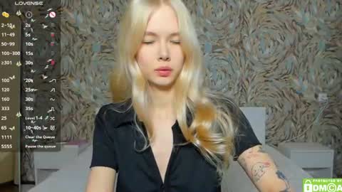 Snapshot of eshcka chatting on 07/12/26, 03:03 Megan and Brad online show from 07/12/26, 03:03