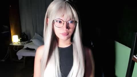 Snapshot of esilchan chatting on 11/04/25, 02:54 Chelliane online show from 11/04/25, 02:54