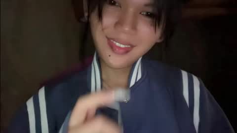 Snapshot of esilchan chatting on 12/14/25, 04:07 Chelliane online show from 12/14/25, 04:07