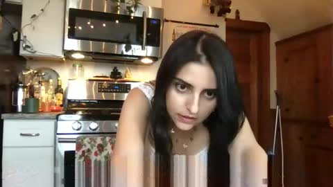 Snapshot of esimaralda chatting on 04/22/26, 07:26 esimaralda online show from 04/22/26, 07:26