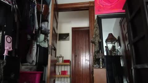 Snapshot of esimaralda chatting on 05/22/26, 01:39 esimaralda online show from 05/22/26, 01:39