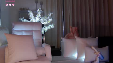 Snapshot of eskeira_ chatting on 02/03/26, 09:20 Esther online show from 02/03/26, 09:20