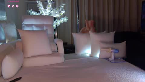 Snapshot of eskeira_ chatting on 02/05/26, 09:19 Esther online show from 02/05/26, 09:19