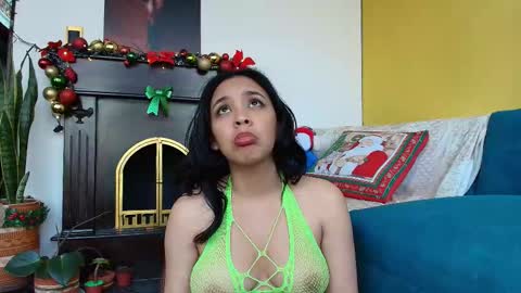 Esmeralda  online show from 12/17/25, 03:51