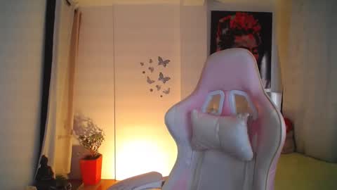 Esmeralda online show from 01/18/25, 10:17