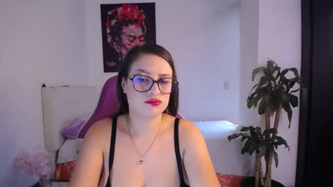 Esmeralda online show from 02/08/26, 06:33