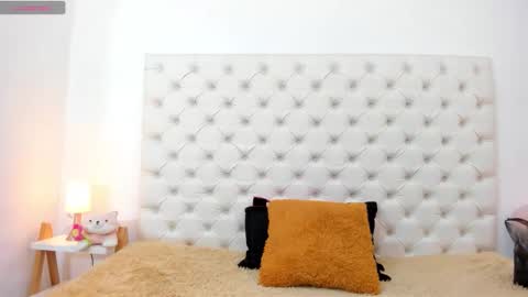 esmeralda  online show from 12/03/25, 06:39