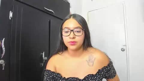 esmeralda_diaz_ online show from 02/26/26, 06:01