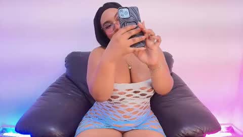 esmeralda online show from 11/11/25, 09:09