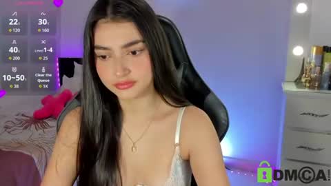 Snapshot of esmeralda_le chatting on 07/05/26, 12:12 Esmeralda online show from 07/05/26, 12:12