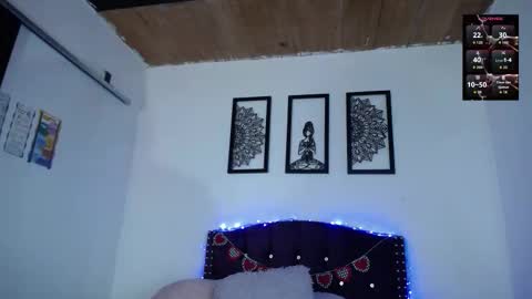 Snapshot of esmeralda_pym chatting on 02/14/26, 12:13 Esmeralda online show from 02/14/26, 12:13