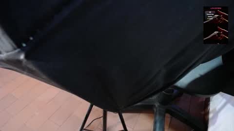 Snapshot of esmeralda_pym chatting on 02/25/26, 12:26 Esmeralda online show from 02/25/26, 12:26