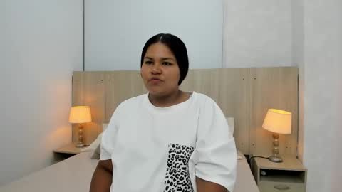 Esmeralda online show from 11/22/25, 07:57