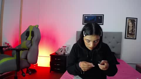 Perla online show from 10/07/25, 05:26