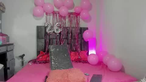 Perla online show from 02/11/26, 07:24