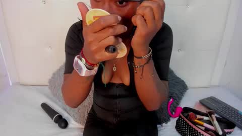 esmeraldanyx online show from 09/14/25, 01:54