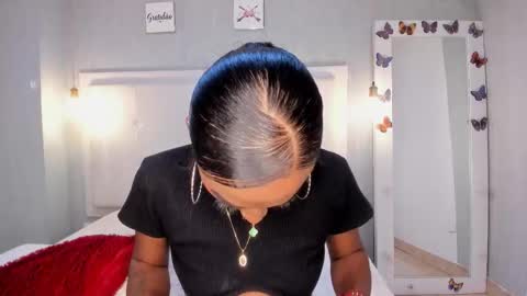 esmeraldanyx online show from 12/02/25, 09:32