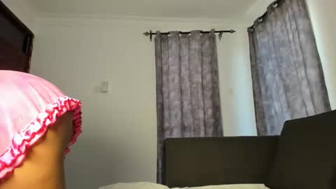 Esme online show from 04/10/26, 11:37