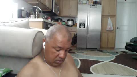 Snapshot of esojph15 chatting on 07/12/26, 01:13 esojph15 online show from 07/12/26, 01:13