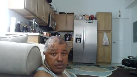Snapshot of esojph15 chatting on 07/26/26, 01:40 esojph15 online show from 07/26/26, 01:40