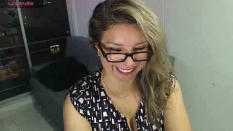 Snapshot of esperanza86_ chatting on 12/19/24, 11:57 Juliana online show from 12/19/24, 11:57