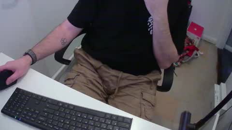 Snapshot of essex_wild chatting on 01/21/25, 03:32 Morph online show from 01/21/25, 03:32