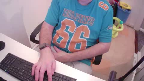 Snapshot of essex_wild chatting on 02/05/25, 08:35 Morph online show from 02/05/25, 08:35