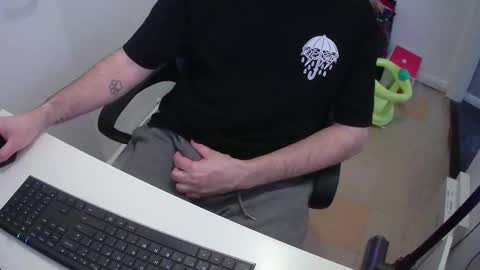 Snapshot of essex_wild chatting on 02/08/25, 01:01 Morph online show from 02/08/25, 01:01