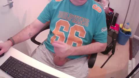 Snapshot of essex_wild chatting on 02/25/25, 09:24 Morph online show from 02/25/25, 09:24