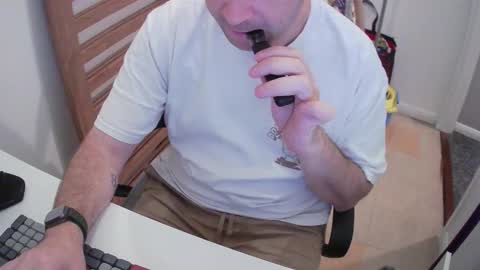 Snapshot of essex_wild chatting on 09/20/25, 06:42 Morph online show from 09/20/25, 06:42