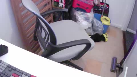 Snapshot of essex_wild chatting on 10/10/25, 08:30 Morph online show from 10/10/25, 08:30