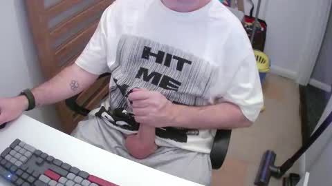 Snapshot of essex_wild chatting on 10/14/25, 09:15 Morph online show from 10/14/25, 09:15