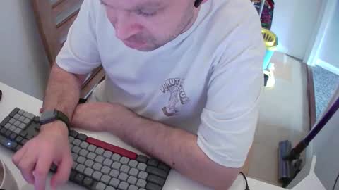 Snapshot of essex_wild chatting on 11/09/25, 01:09 Morph online show from 11/09/25, 01:09