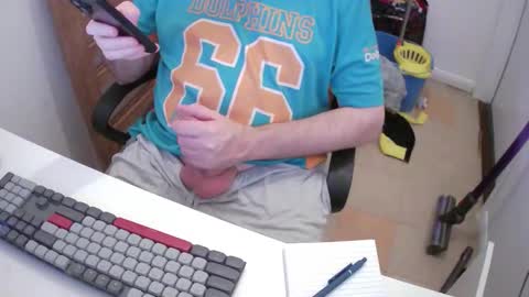 Snapshot of essex_wild chatting on 11/13/25, 09:25 Morph online show from 11/13/25, 09:25